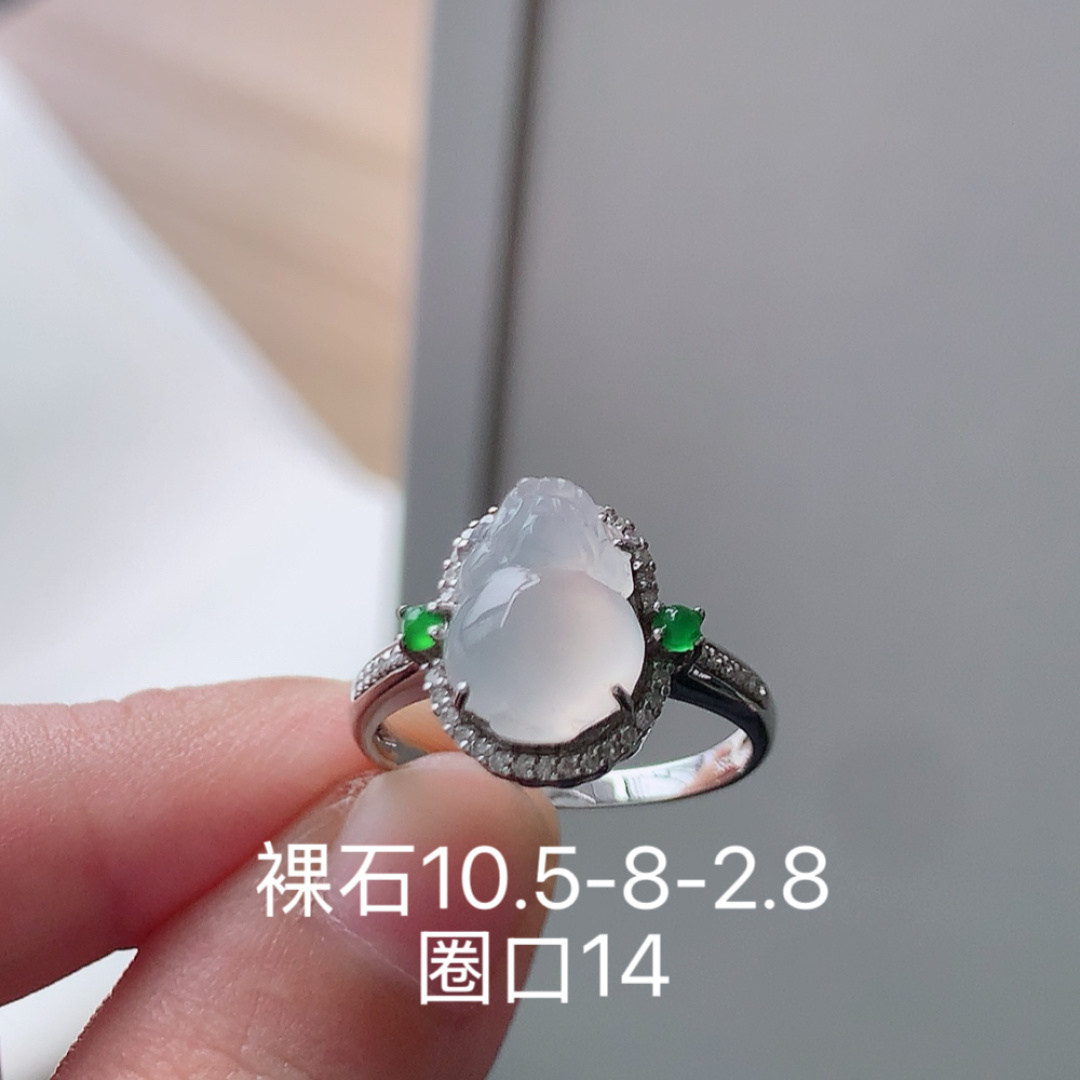 高冰貔貅女戒，水润起光感，无裂饱满，上手优雅时，货号32427，10.5-8-2.8