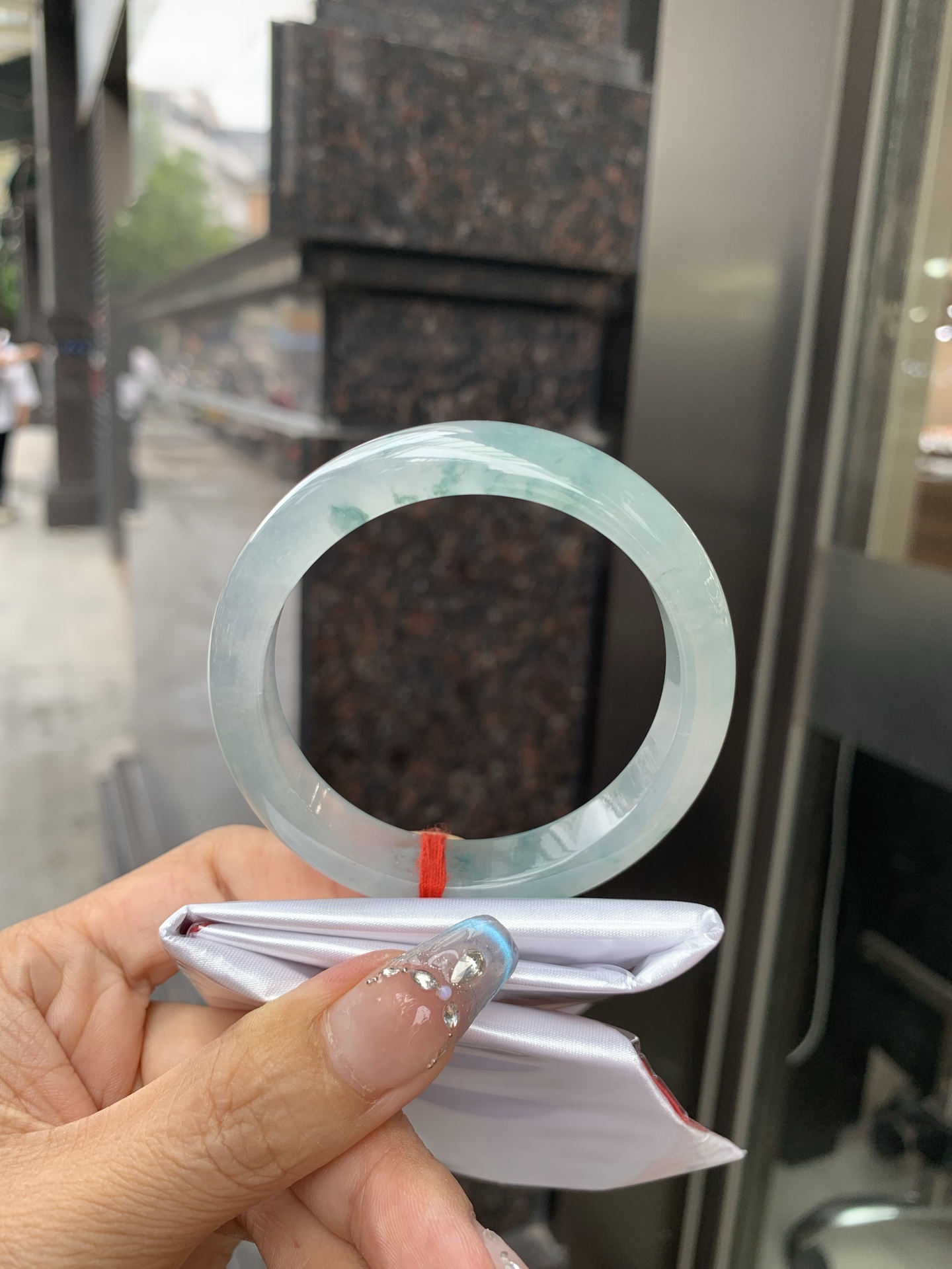 冰飘花正圈，54.3/7.6/12，0429-N579，打灯细纹，底妆冰透起光，蓝花灵动飘逸，勾勒出