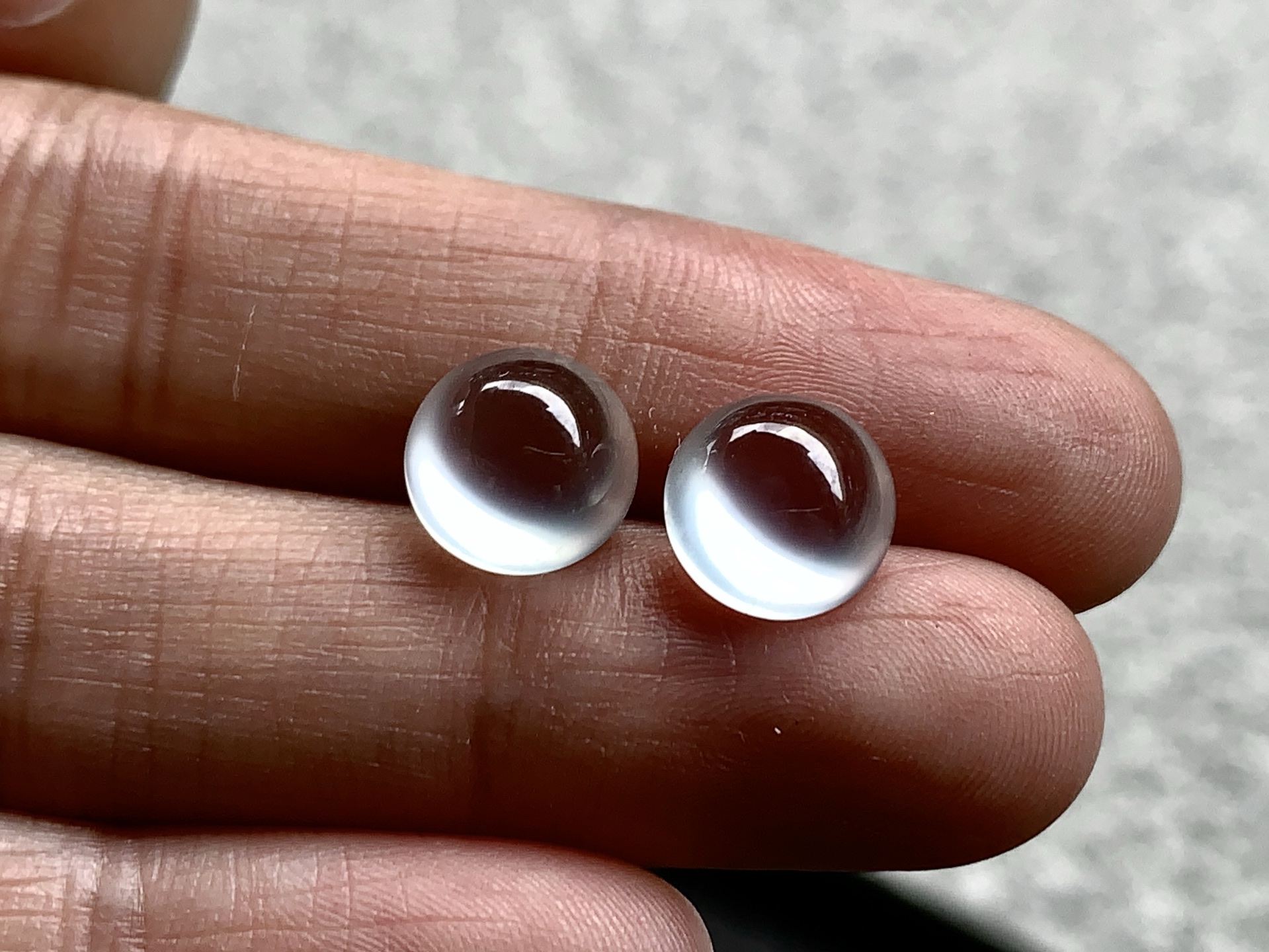 ️ 老坑冰种蛋面一对，完整饱满，起光，尺寸9.4×9.1×5.4