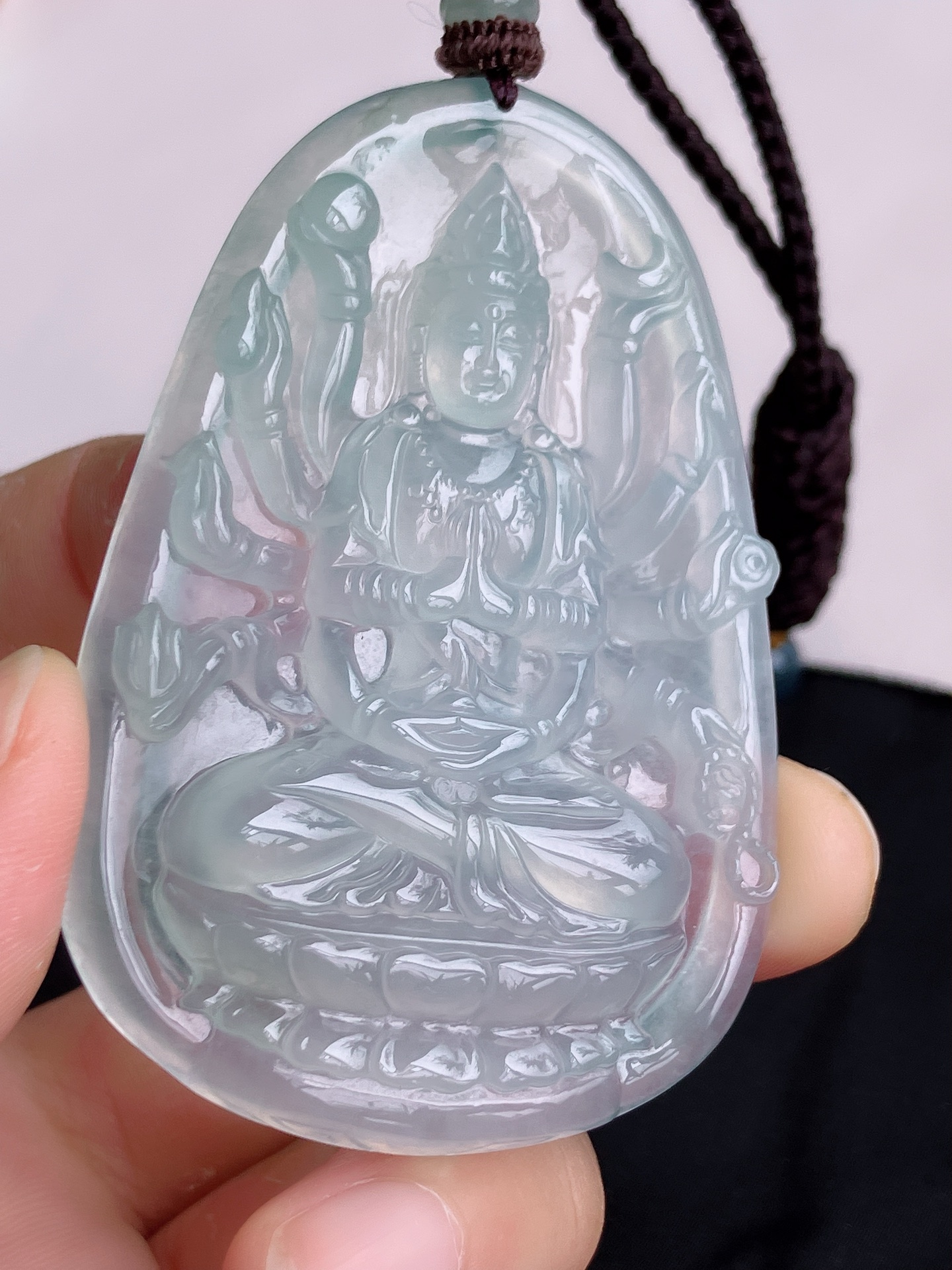 ️底色千手观音，晶莹剔透，尺寸68.8/46.5/6，自然光实拍