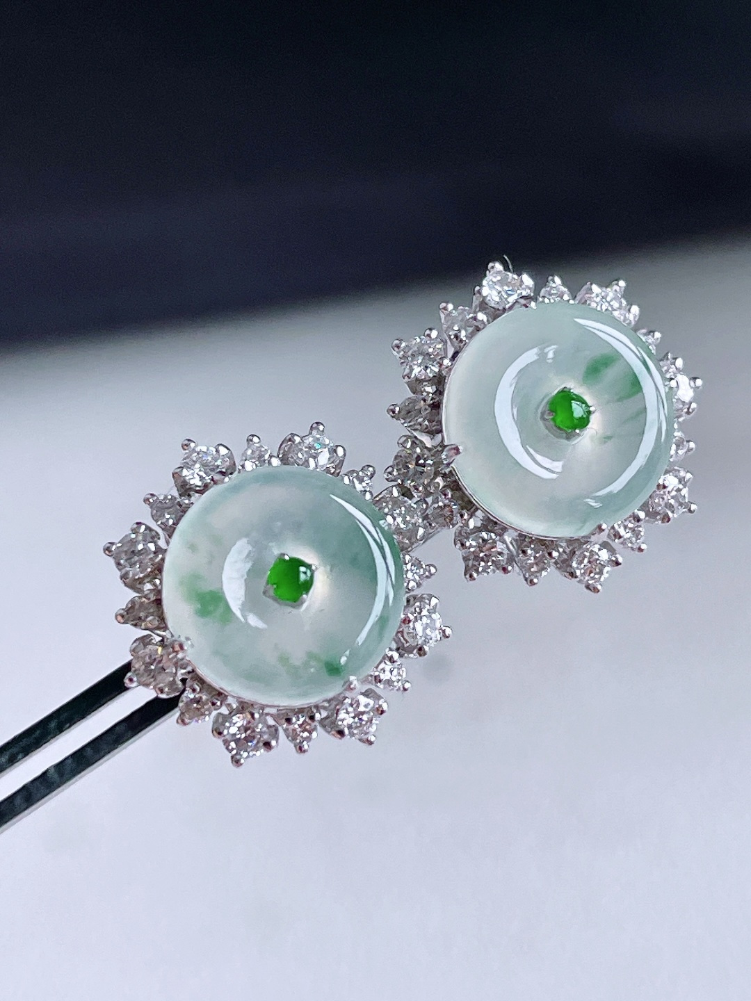 冰飘花平安扣耳钉，18k金镶嵌，无裂，性比高，13.1/12.9/6，9.2/1.8，3.5克