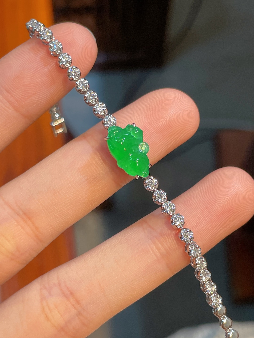 阳绿手链，，18k金镶嵌，强烈推荐，13/8.4/2.8