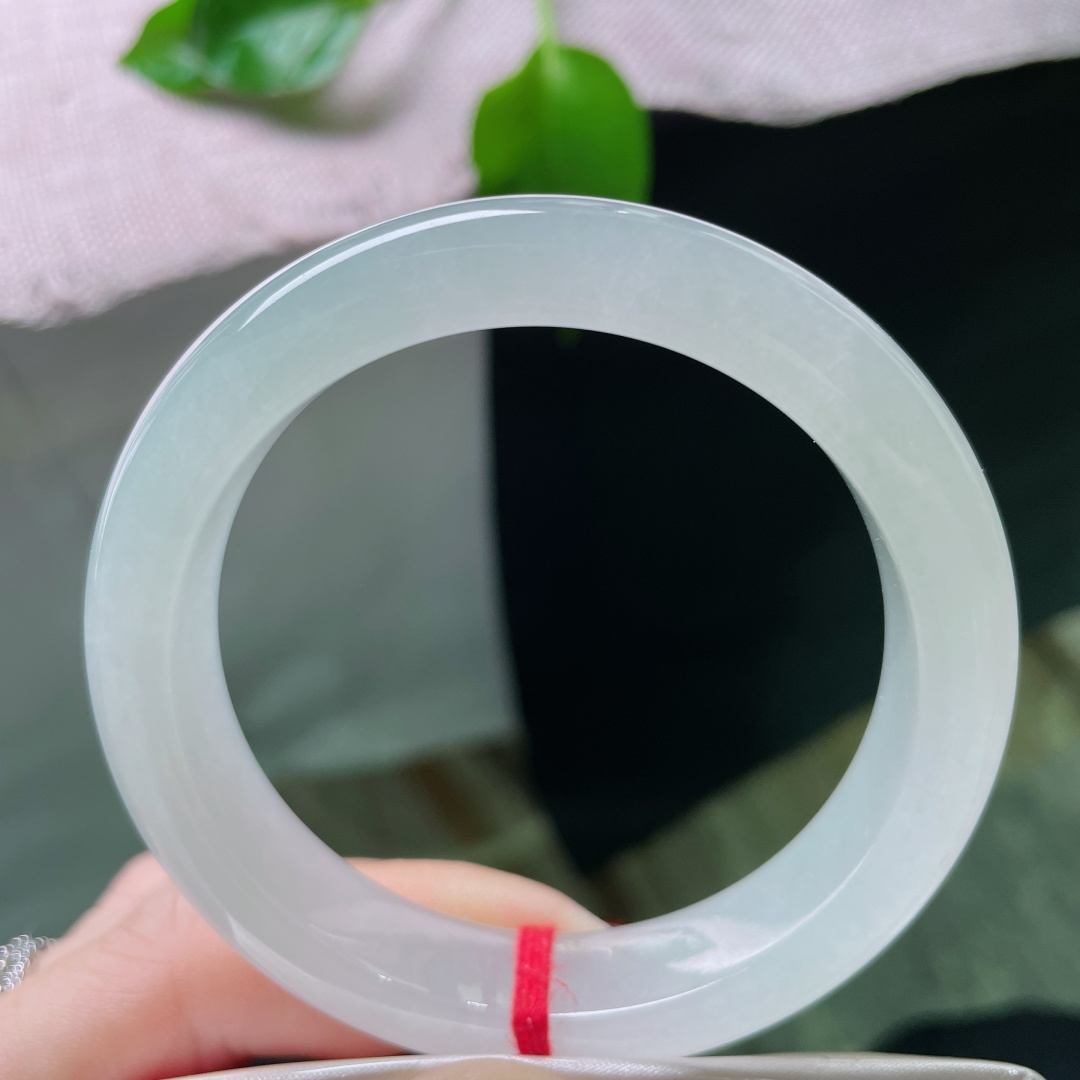 54/11.9/8.3，白月光正圈，寒光四射，清冷，是年少的惊鸿，也是余生的风声。无裂，ss4952