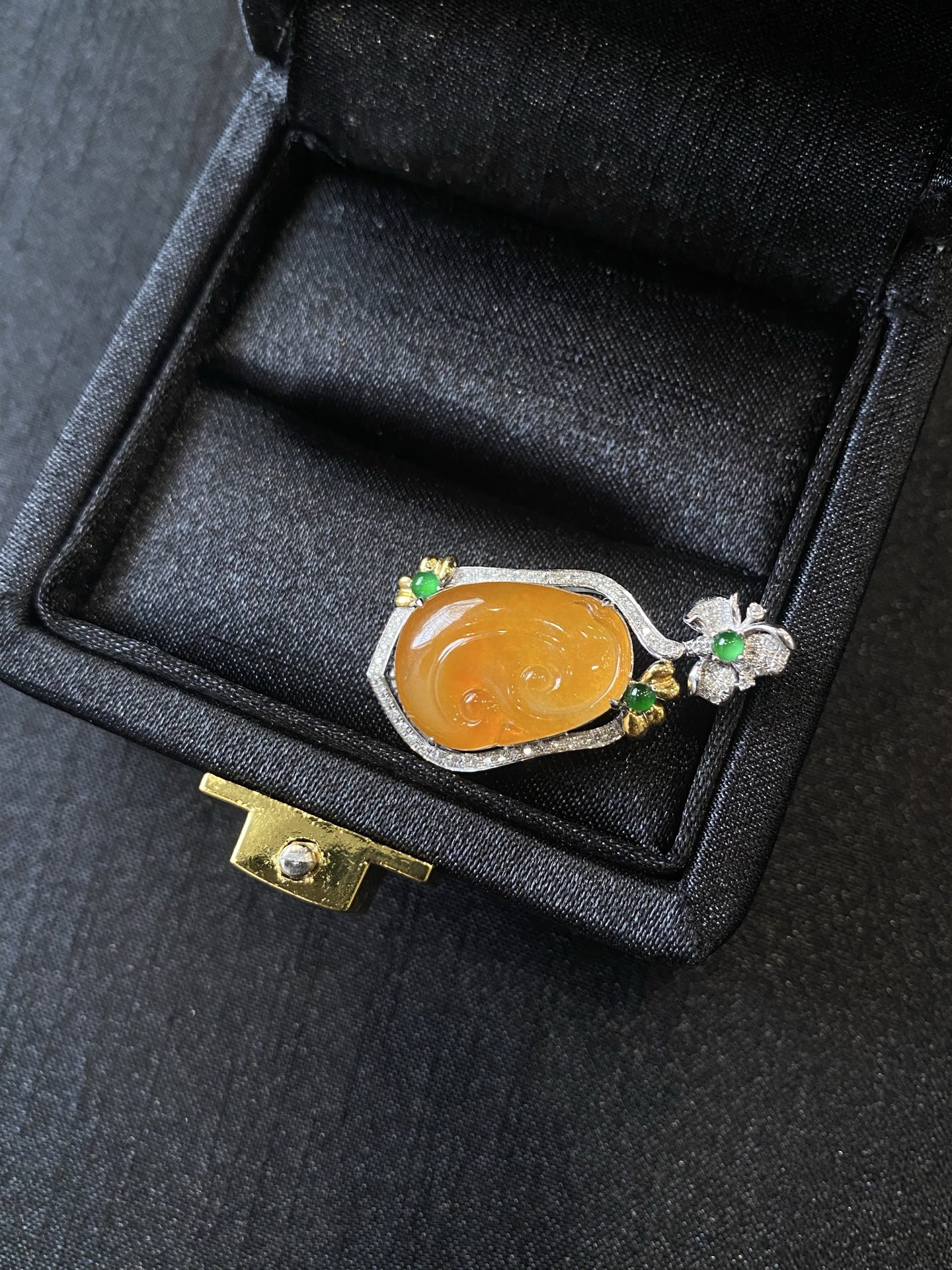 20260428（四）,18K冰黄翡如意吊坠,整体33.5/17.5/8.4,裸石18.6/13/3