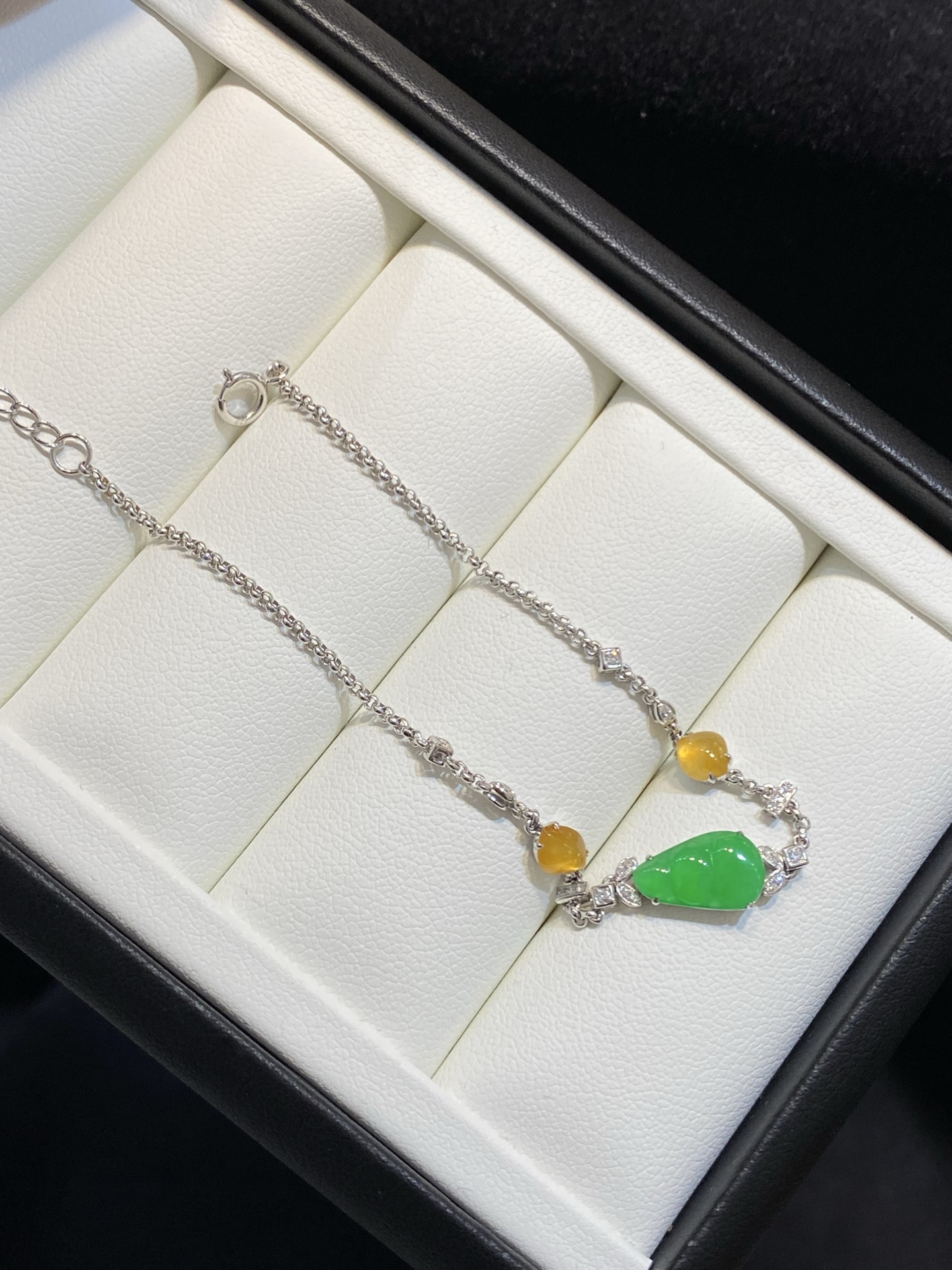 辣阳绿 福豆 手链 18k金，尺寸10.3/6.4/3.4