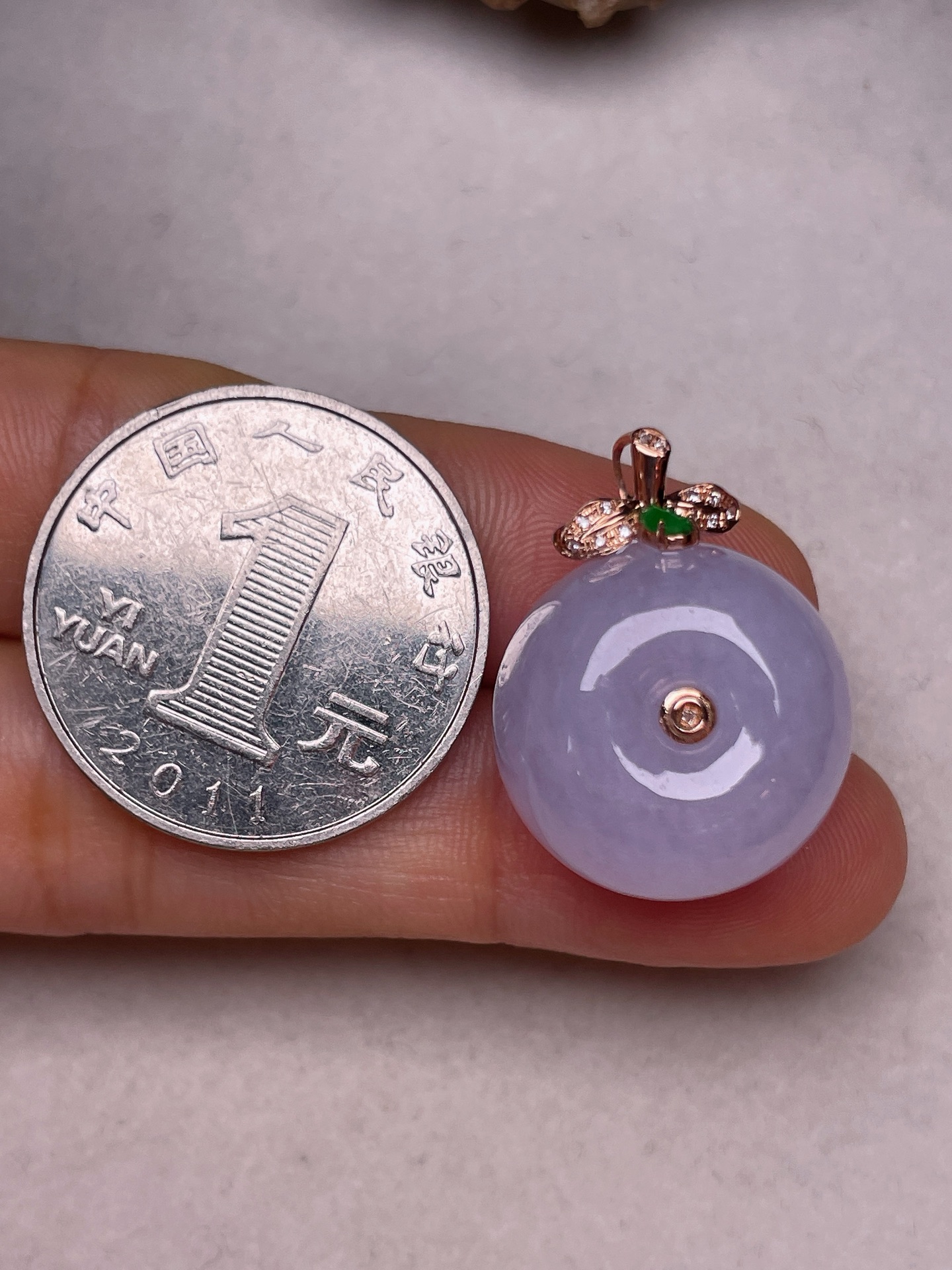 ️，18k金镶平安扣，冰糯种满紫，无裂，一手货源裸石尺寸18.5/14.8长24