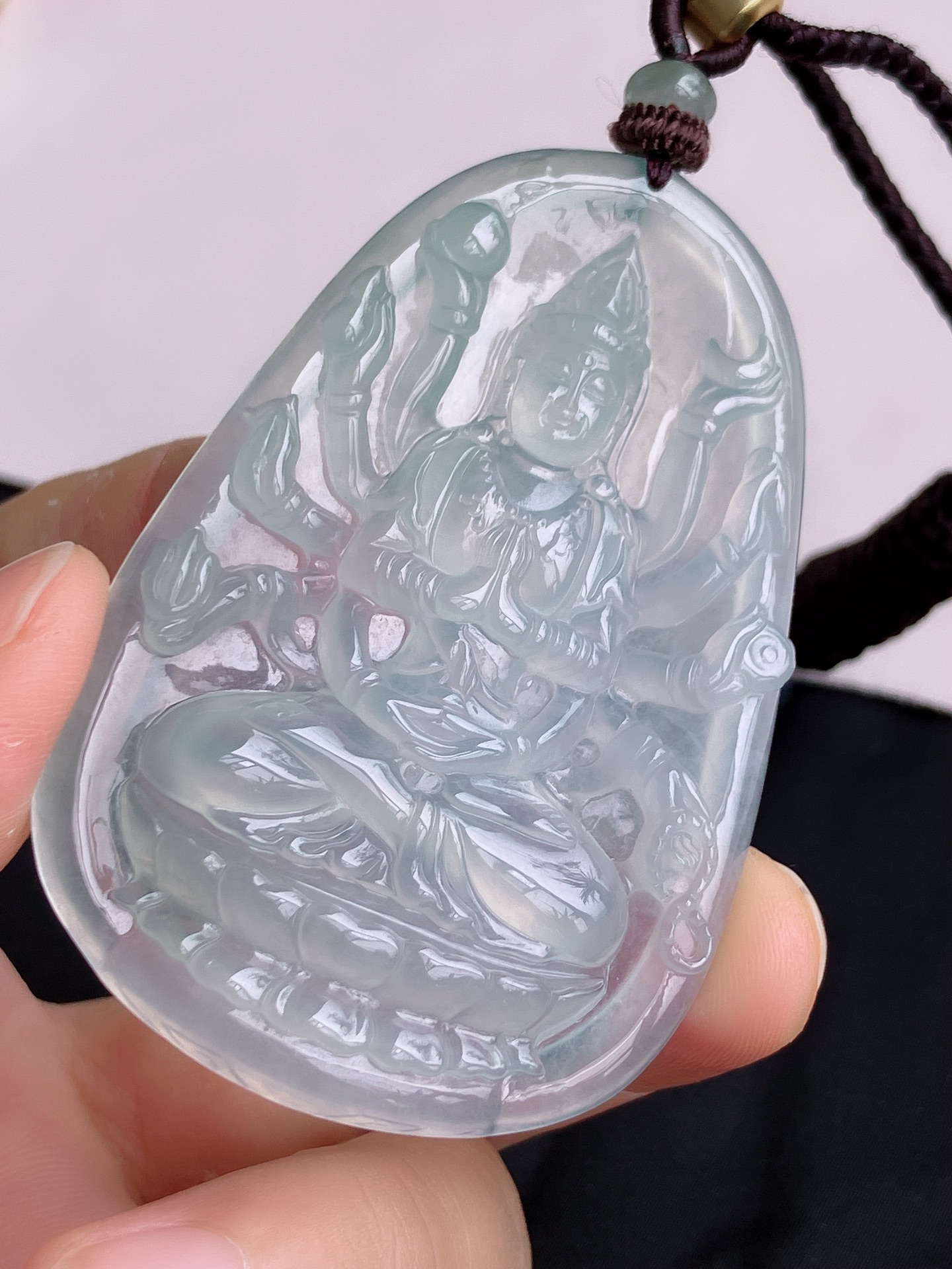 ️底色千手观音，晶莹剔透，尺寸68.8/46.5/6，自然光实拍