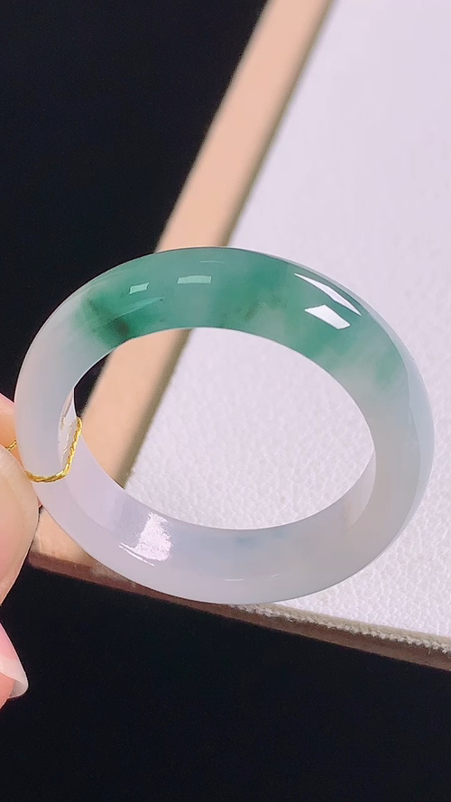 冰飘花指环，无裂，尺寸:圈口22/20.0-5.9-3.4mm，编号24