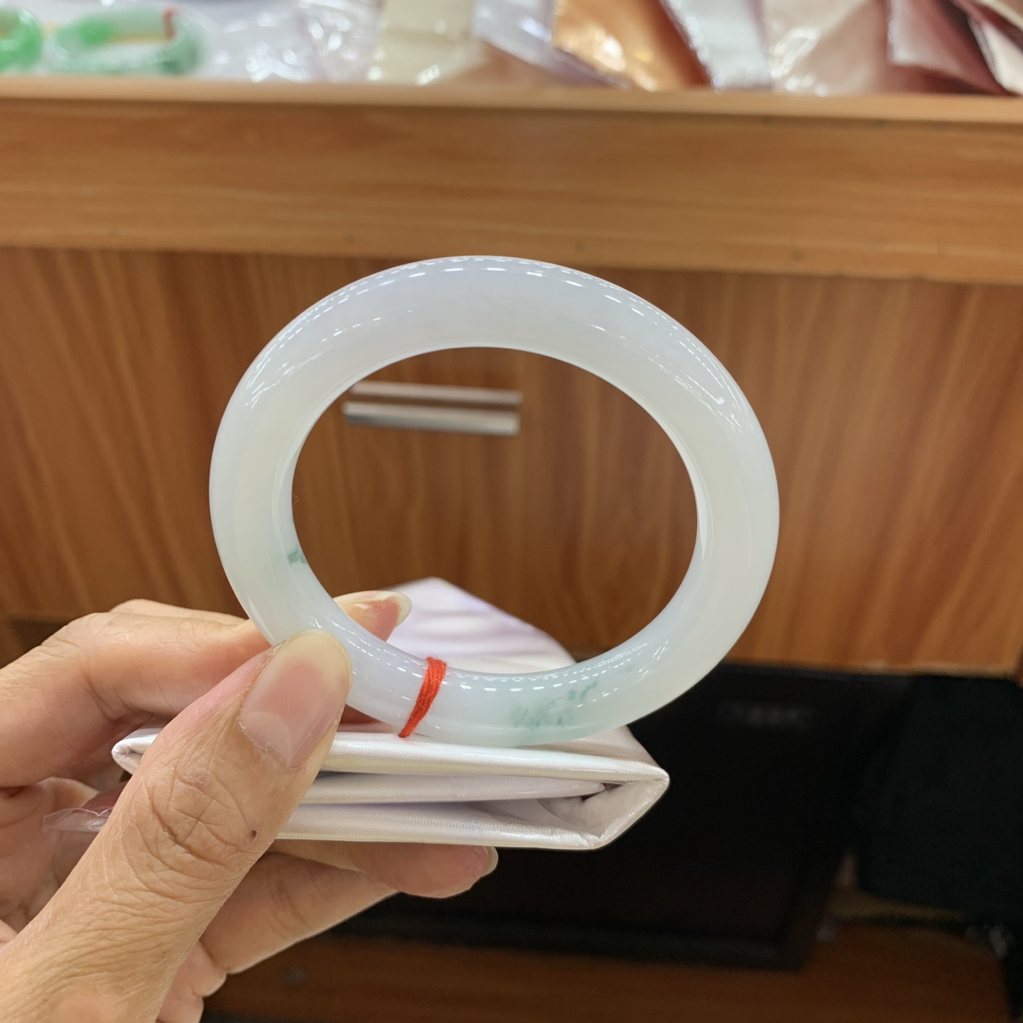 042804FN，冰飘花圆条翡翠手镯，54.5-10.5-10.3