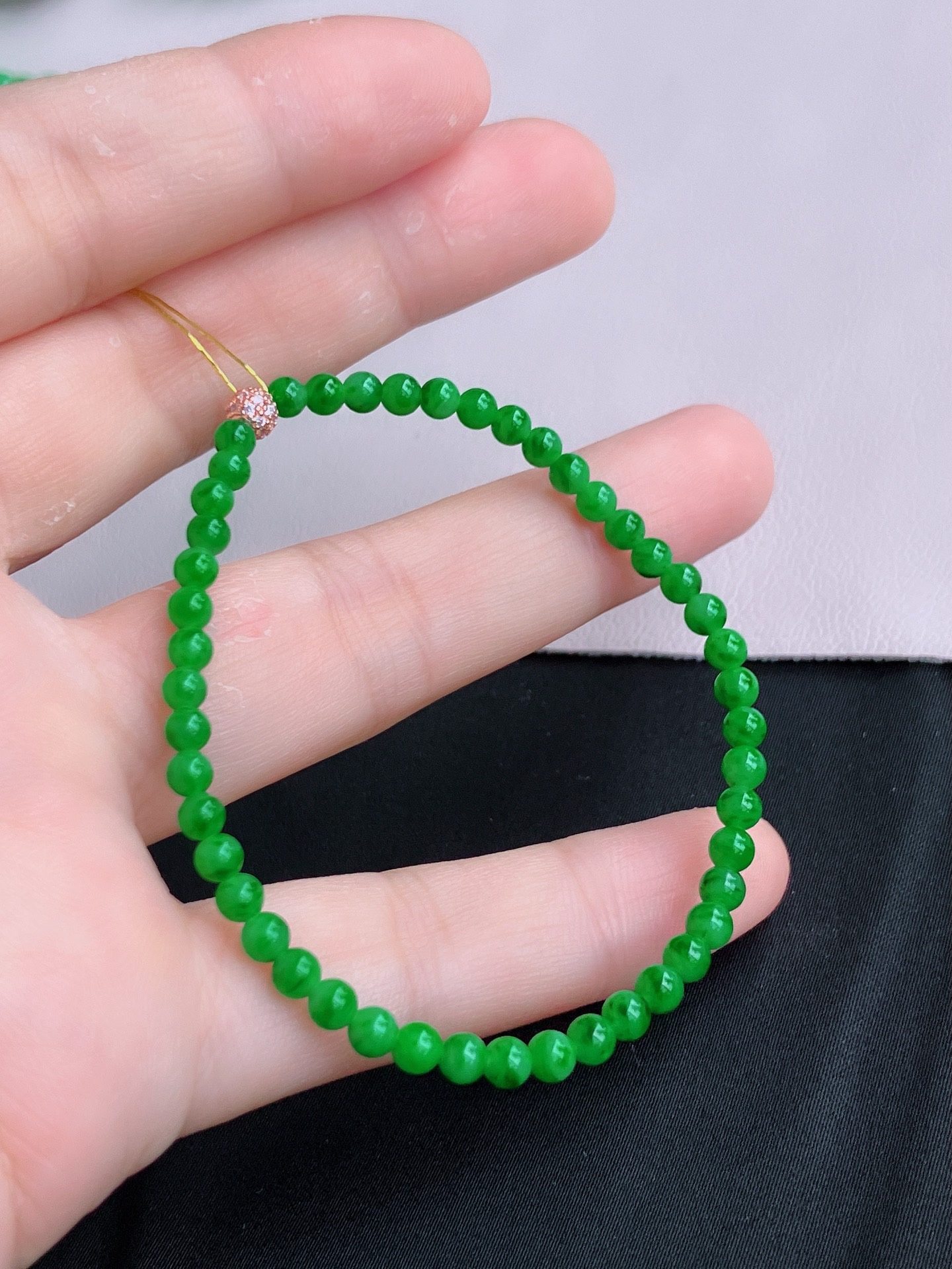 ️，翠绿手链，色美清爽，尺寸4，自然光实拍