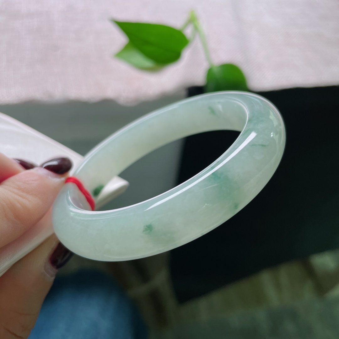 54.2/12.4/7.8飘花正圈，水头好，干净清爽，点点飘花，是造化随性的诗篇。无裂，ss51454a