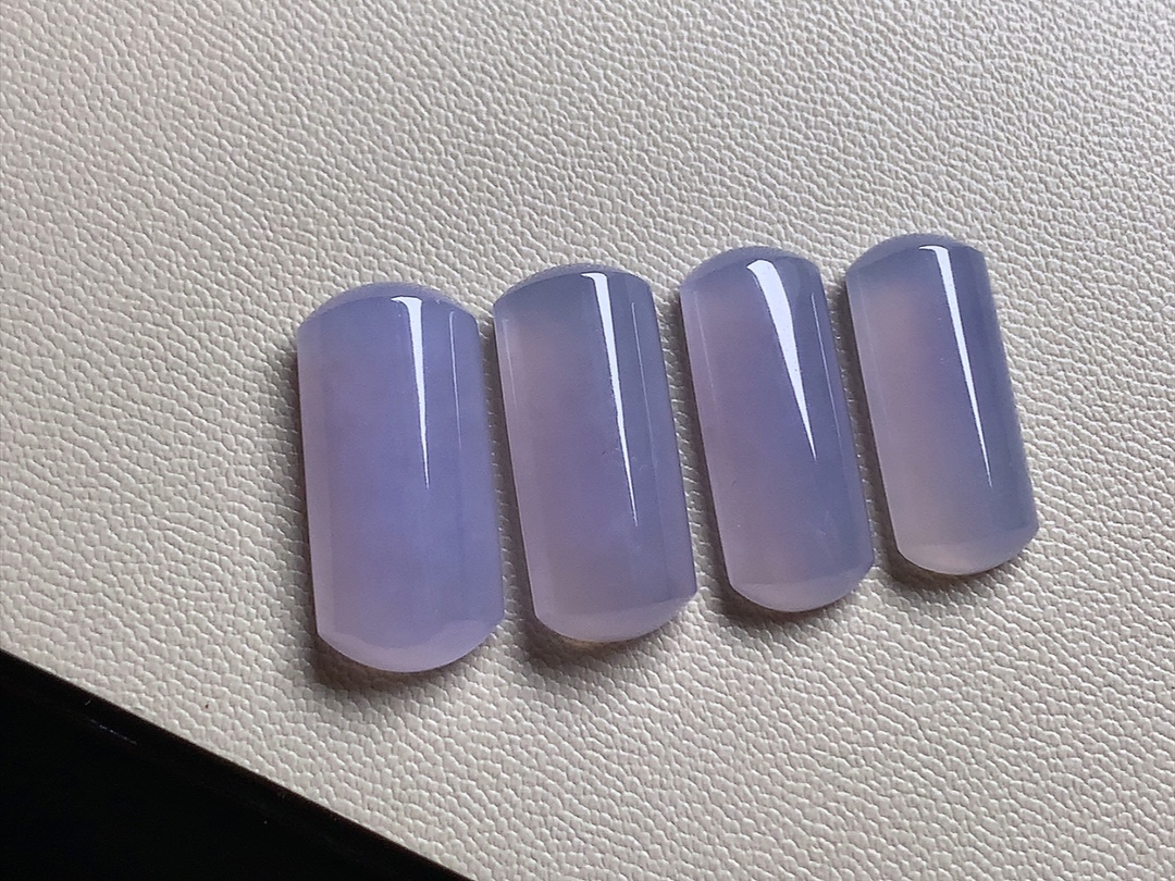 ️ 粉紫马鞍形，紫色漂亮，种水，无裂，尺寸20*9.3*5.2、19*7.5*4.2，编号