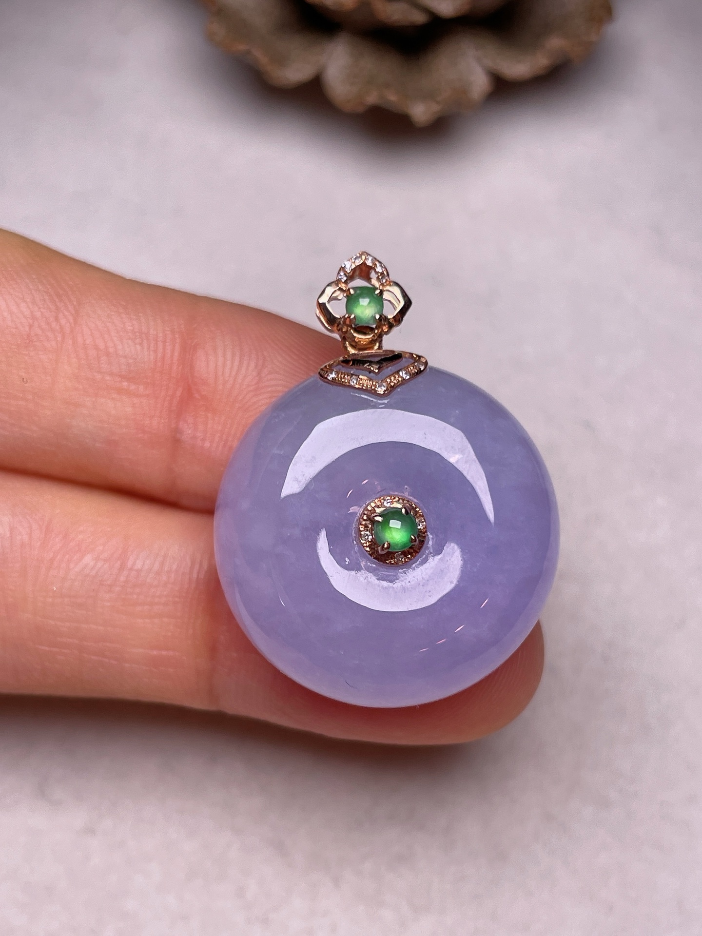 ️ 18k金镶平安扣，冰糯种满紫，无裂，一手货源整体长28.9，裸石尺寸22.2/12.5，编号