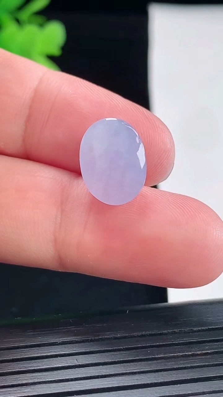天然A货翡翠紫罗兰蛋面镶嵌件，尺寸13.6-10-7重量:19.85g
5月1日