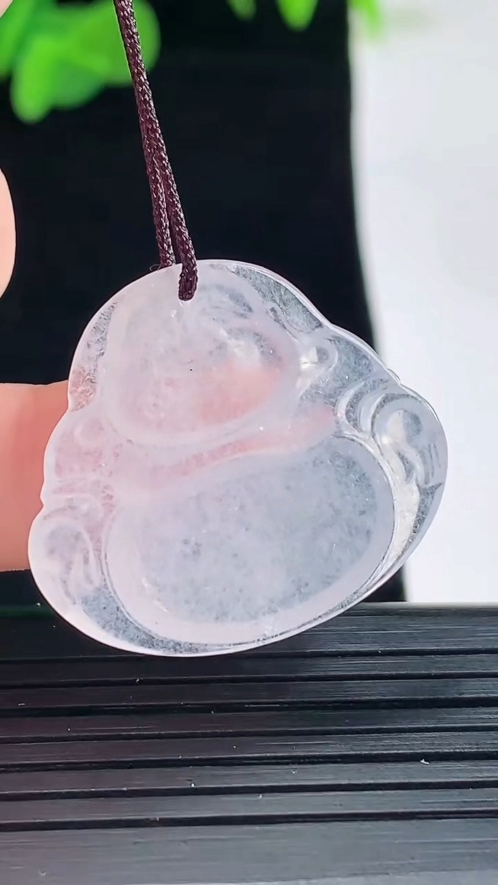 天然A货翡翠佛公吊坠，尺寸24.9-28.6-3.7重量:4.78g
5月1日