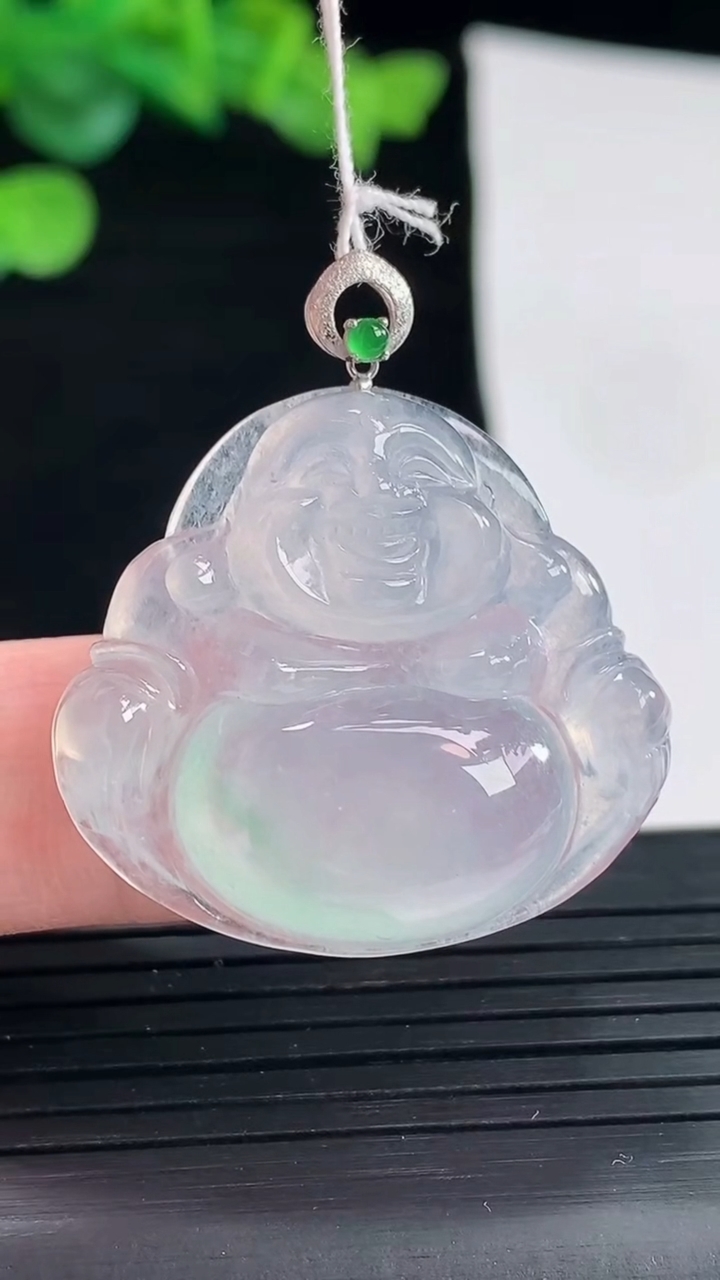 天然A货翡翠佛公吊坠，尺寸27-31-5.6重量:8.28g
5月2日