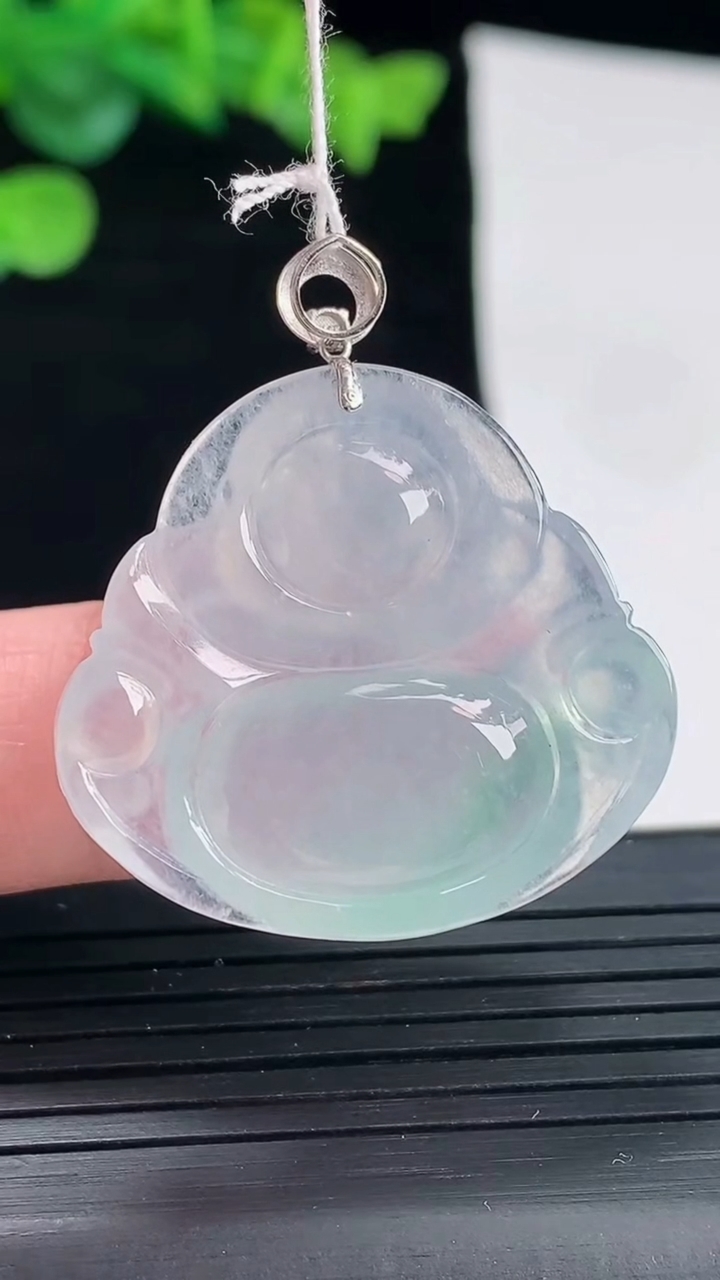 天然A货翡翠佛公吊坠，尺寸27-31-5.6重量:8.28g
5月2日