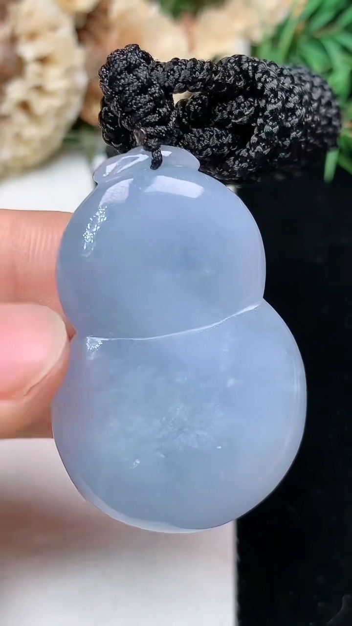 天然A货翡翠紫罗兰葫芦吊坠，尺寸38.4-26.8-11.6，重量:25.91g
5月2日