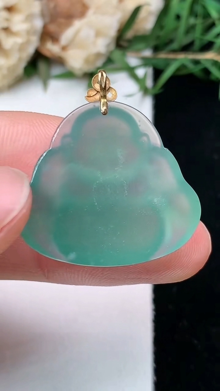 天然A货翡翠蓝水佛公吊坠，尺寸22.3-25.6-5，重量:4.76g
5月2日