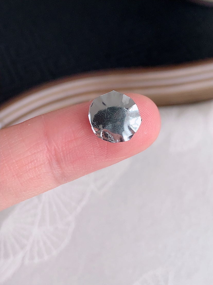 天然A货翡翠满绿蛋面镶嵌件 
尺寸9-3.4mm 重量0.60g 0430