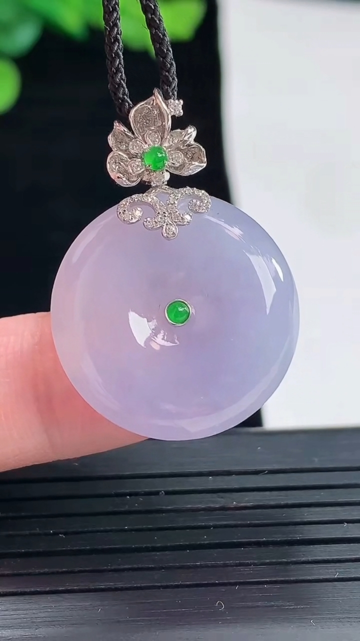 天然A货翡翠18k金紫罗兰平安扣吊坠，尺寸23-5重量:7.06g
5月3日