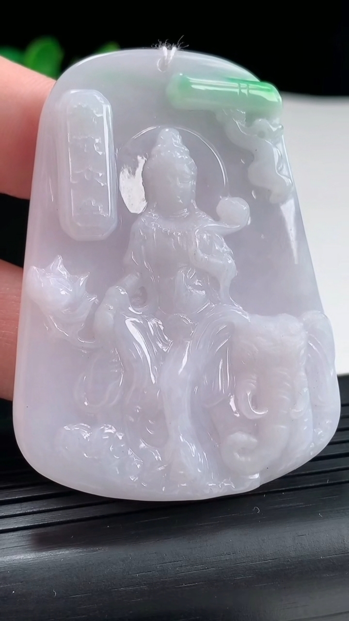 天然A货翡翠普贤菩萨吊坠，尺寸61-45-8重量:43.29g
5月3日