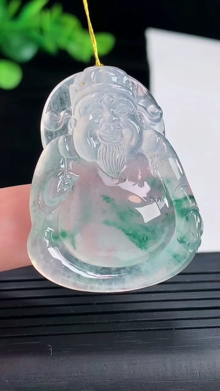 天然A货翡翠种飘花财神爷吊坠，尺寸40-30.6-6.2重量:13.38g
5月3日