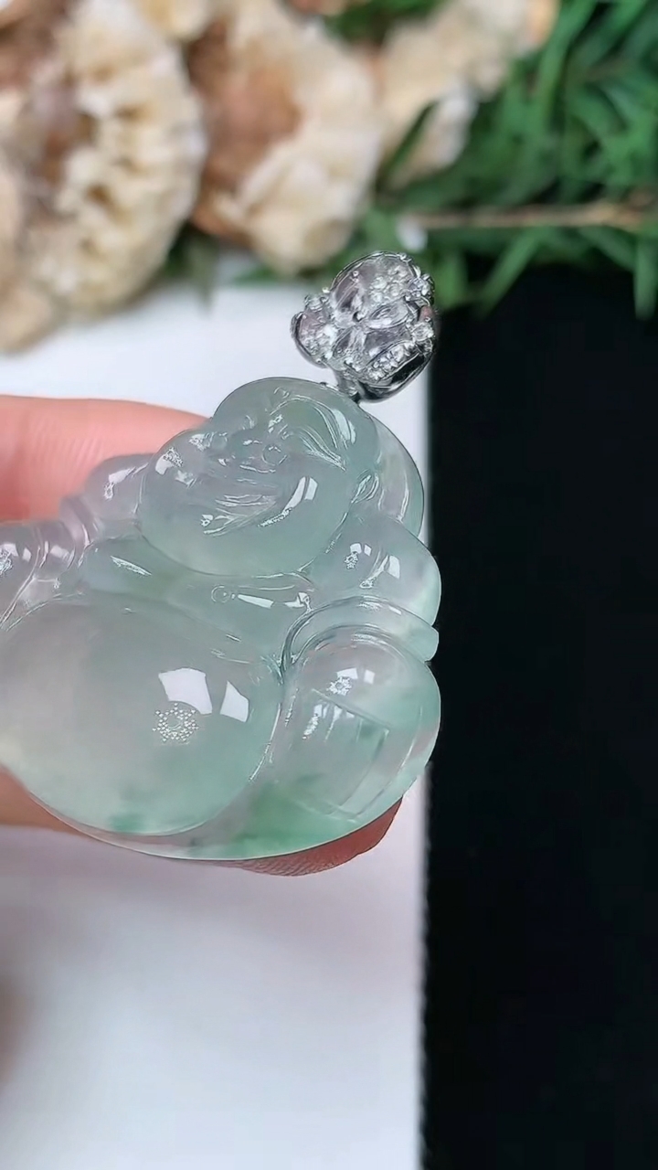 天然A货翡翠佛公吊坠，尺寸27-33-7，重量:11.66g
5月3日