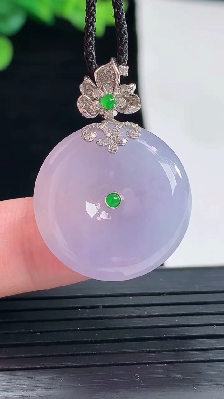 天然A货翡翠18k金紫罗兰平安扣吊坠，尺寸23-5重量:7.06g
5月3日