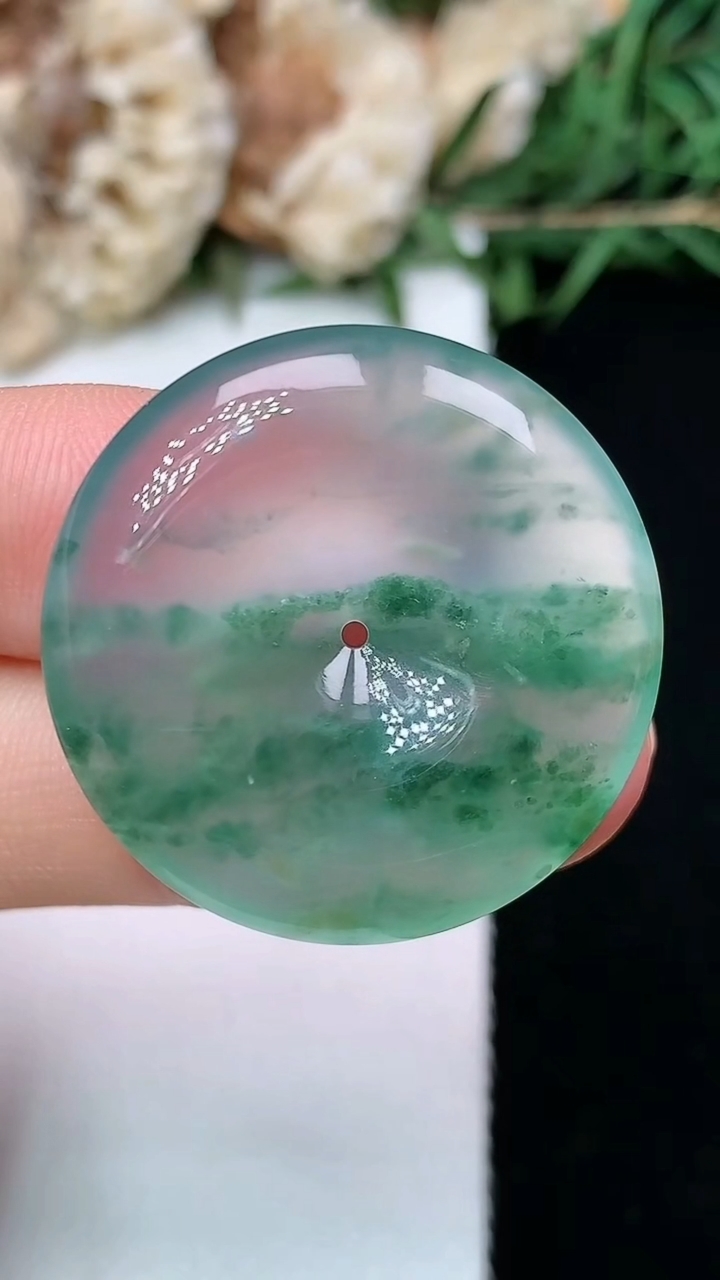 天然A货翡翠飘花平安扣吊坠，尺寸27.7-5.4，重量:8.42g
5月3日