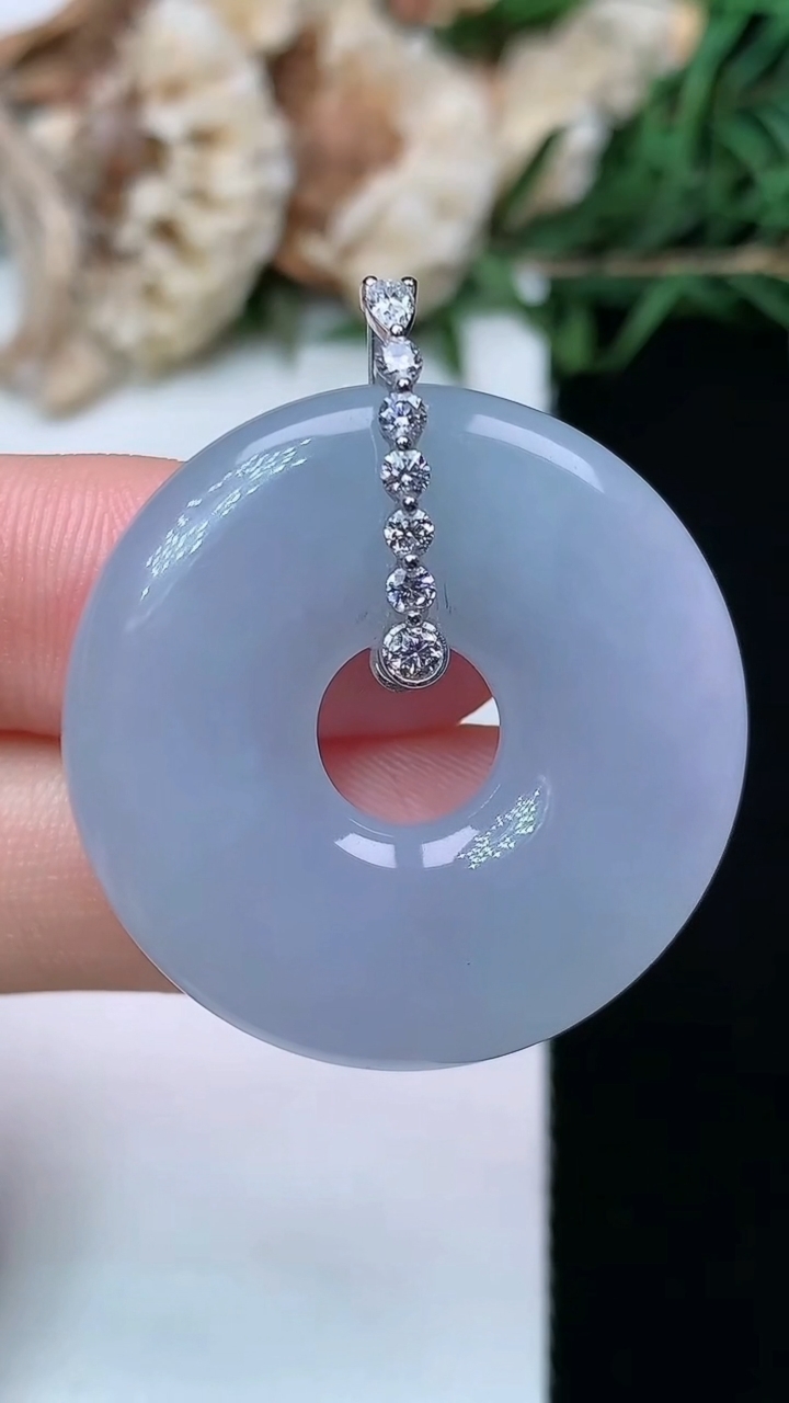 天然A货翡翠k金紫罗兰平安环吊坠，尺寸29.9-6，重量:11.57g
5月3日