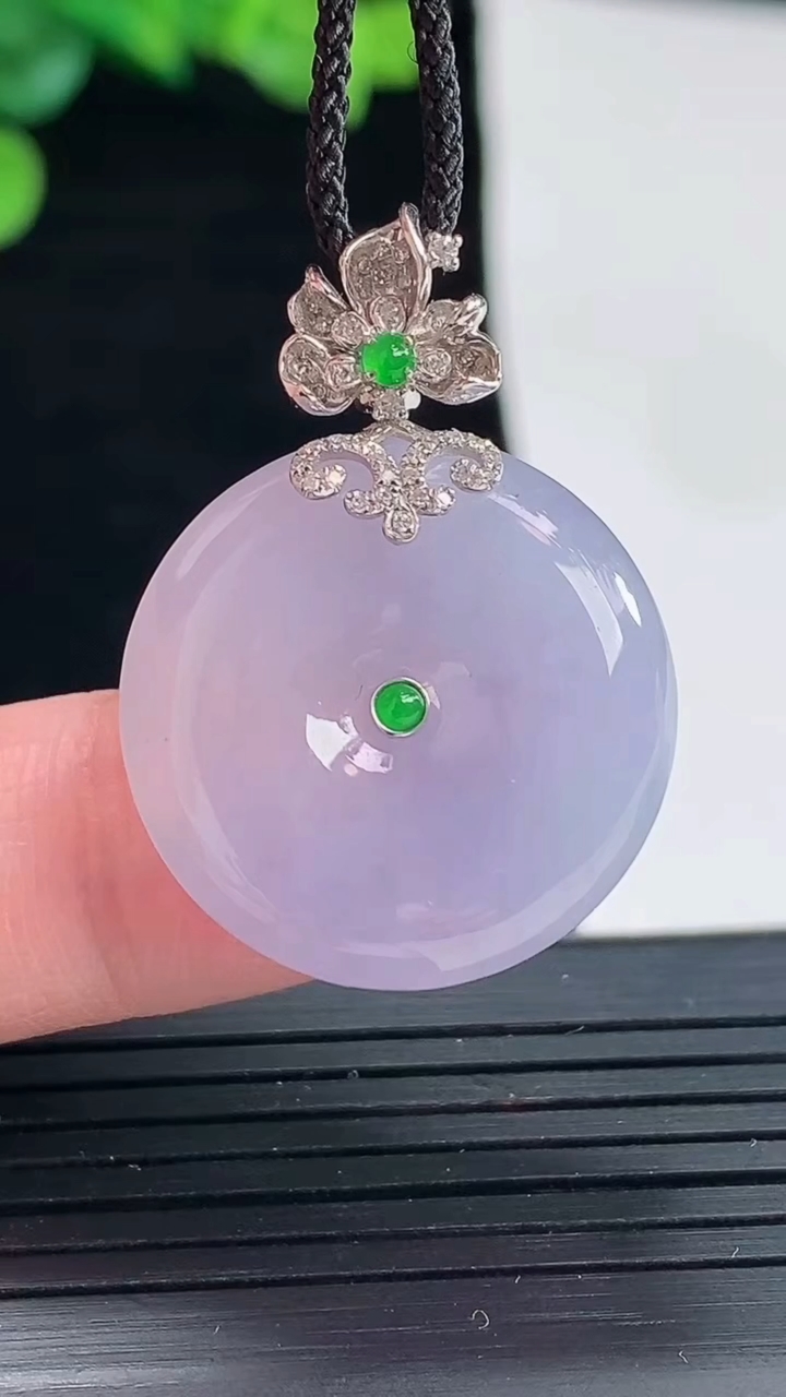 天然A货翡翠18k金紫罗兰平安扣吊坠，尺寸23-5重量:7.06g
5月3日