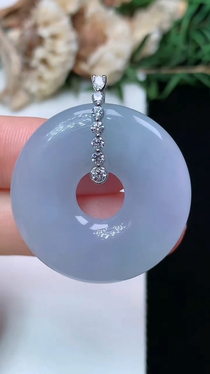 天然A货翡翠k金紫罗兰平安环吊坠，尺寸29.9-6，重量:11.57g
5月3日