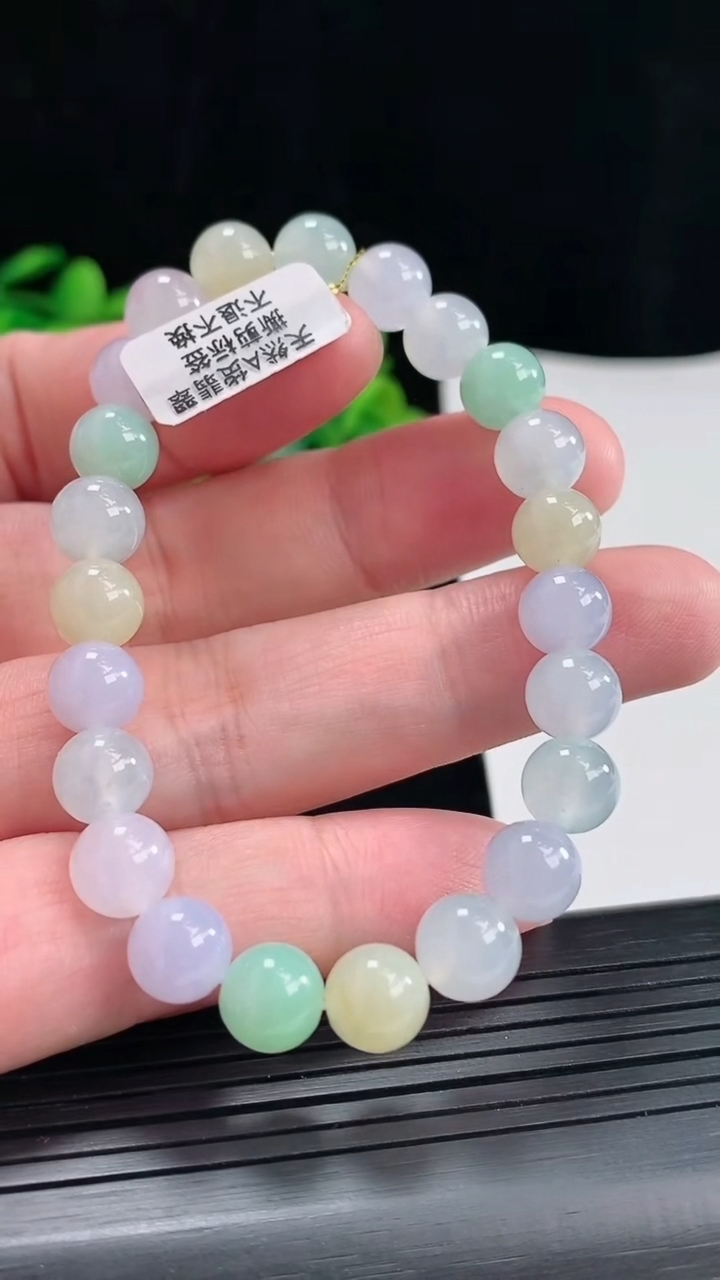 天然A货翡翠三彩圆珠手串，尺寸8-23颗重量:20.58g5月3日
工厂直销收藏佳品,种好水足，色泽均匀，有种有色，上手高大气！