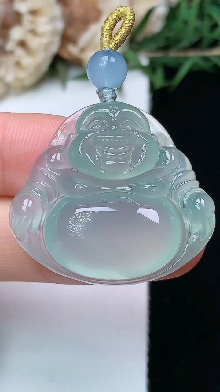 天然A货翡翠佛公吊坠，尺寸26.9-29.7-6.3，重量:8.13g
5月3日