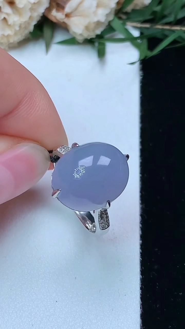 天然A货翡翠紫罗兰蛋面戒指，尺寸17.3-13.9-12，重量:6.00g2026年5月4日
工厂直