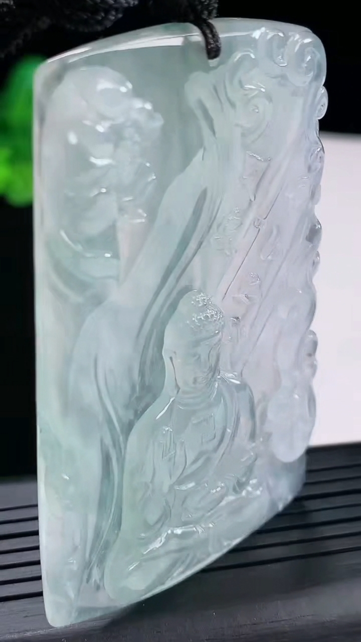 天然A货翡翠种飘花阿弥陀佛吊坠，尺寸68-43-6.2重量:42.21g
5月4日