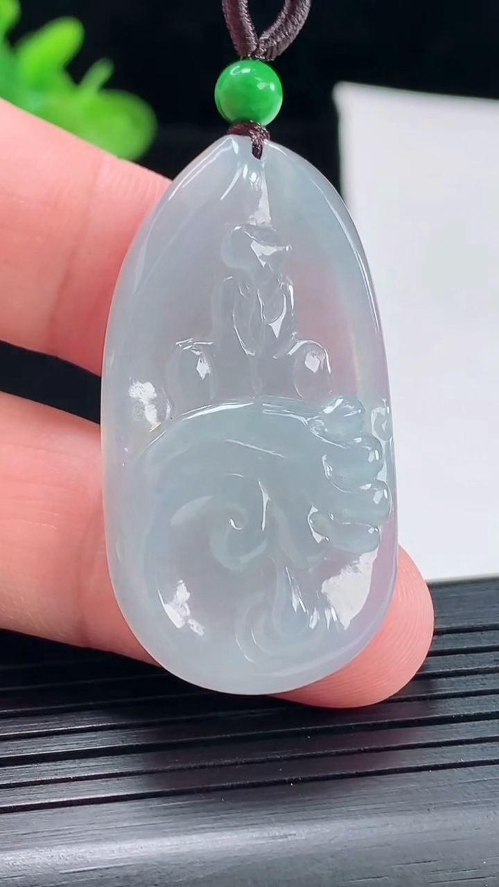 天然A货翡翠悟道佛吊坠，尺寸42-23-6重量:11.58g
5月5日