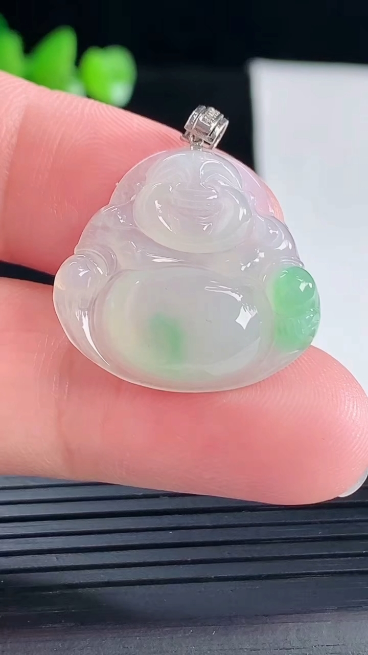 天然A货翡翠佛公吊坠，尺寸22-23.6-4.5重量:3.87g
5月5日