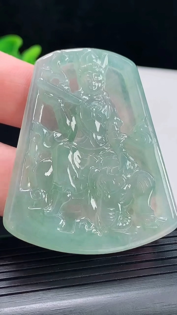天然A货翡翠普贤菩萨吊坠，尺寸54.6-45-5重量:24.93g
5月5日