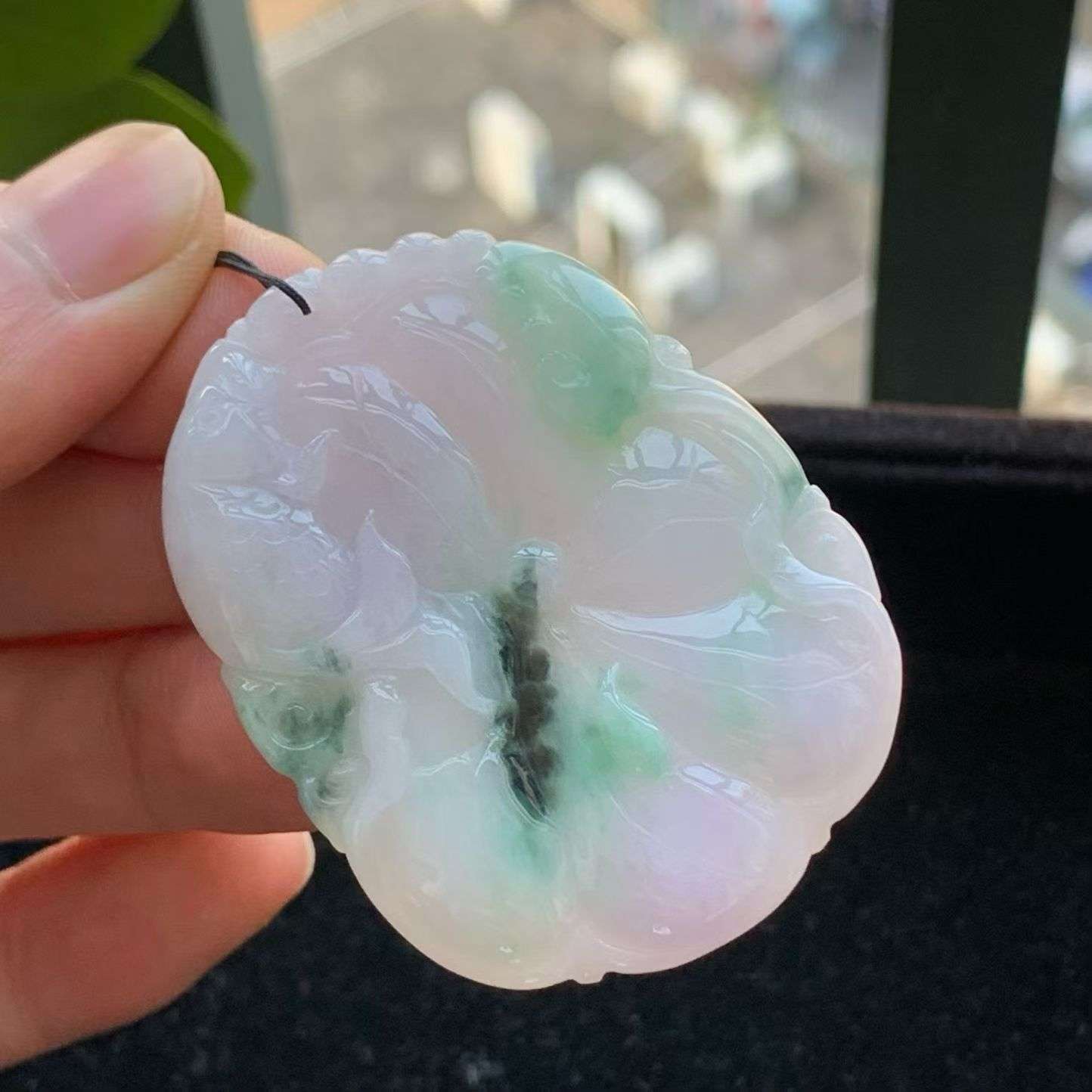 A货天然翡翠冰糯种春彩荷花鱼吊坠重量21.22g
5月5日