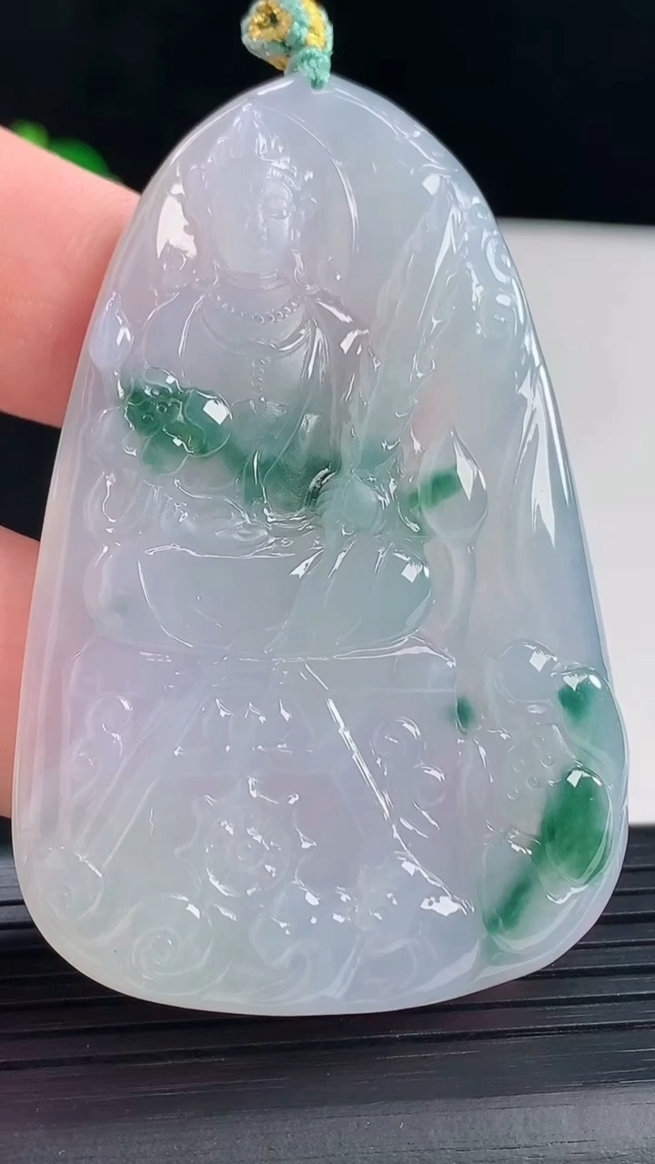 天然A货翡翠紫罗兰 飘花虚空藏菩萨吊坠，尺寸62.5-41-5.5重量:29.95g
5月5日