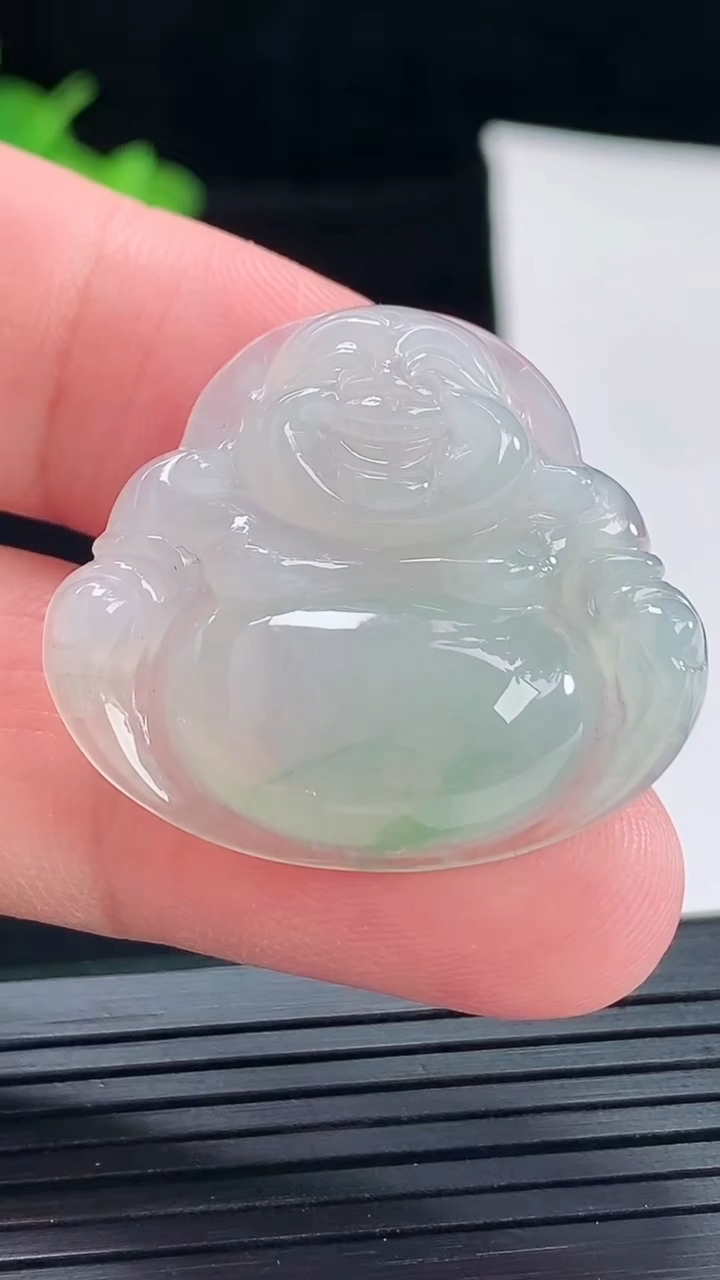 天然A货翡翠佛公吊坠，尺寸28-32-5.6重量:7.17g
5月5日