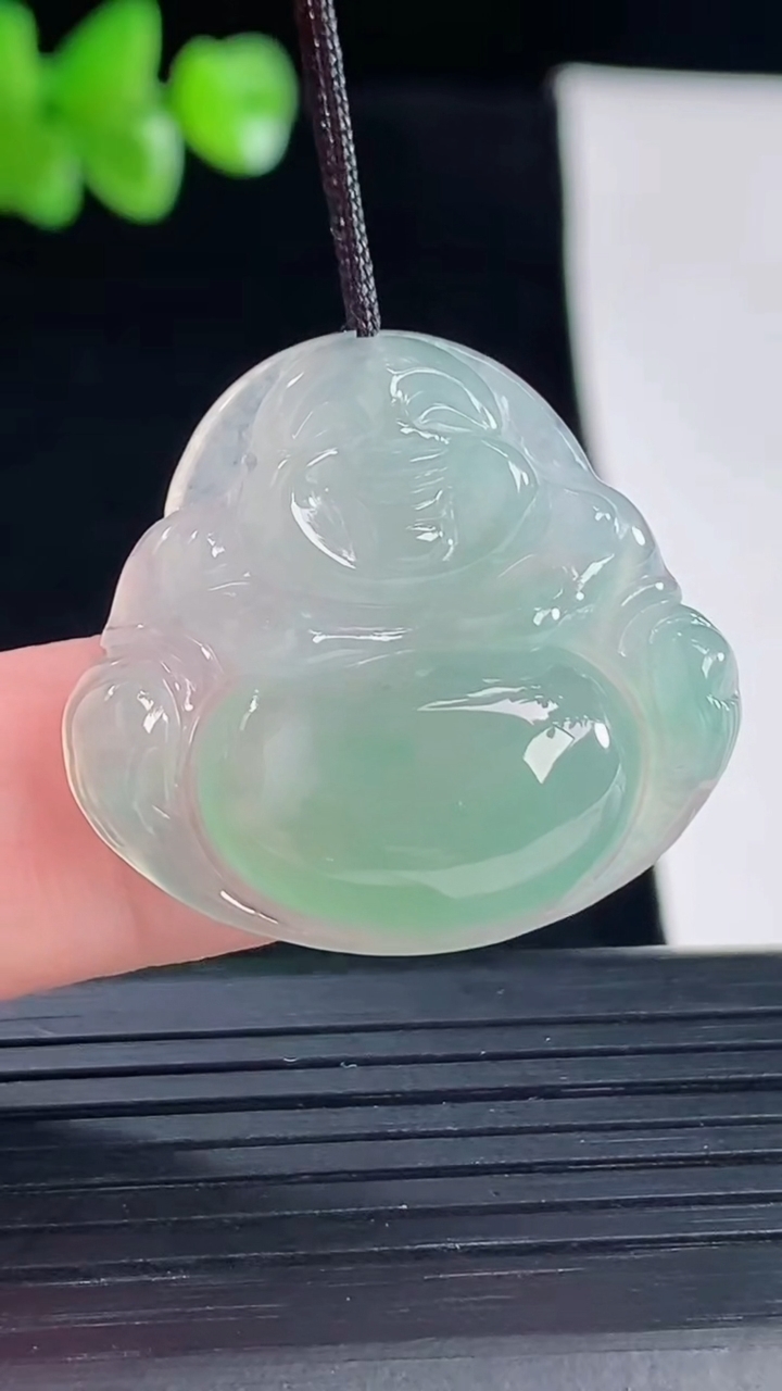 天然A货翡翠佛公吊坠，尺寸27-29-6重量:6.50g
5月5日