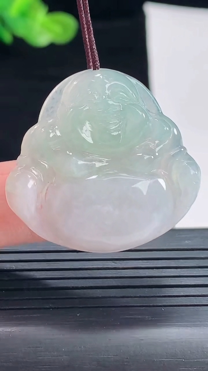 天然A货翡翠春带彩 紫罗兰佛公吊坠，尺寸31-34-5.2重量:8.17g
5月5日
