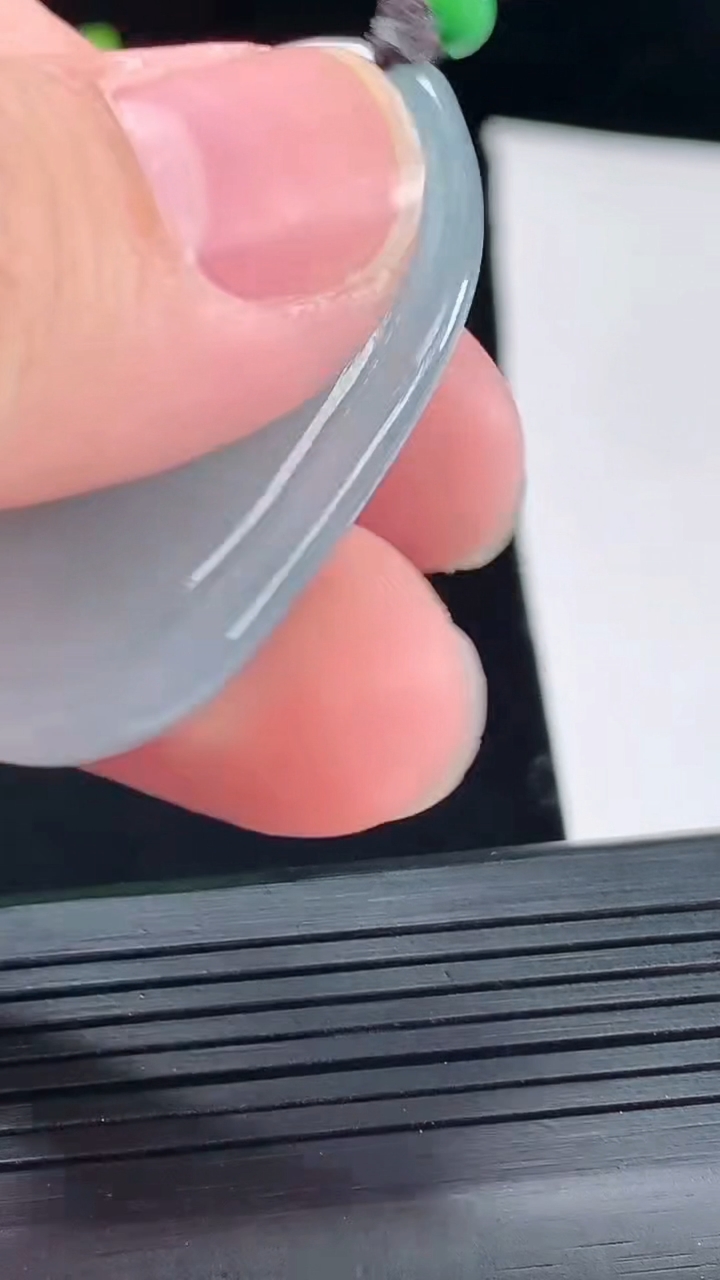 天然A货翡翠悟道佛吊坠，尺寸42-23-6重量:11.58g
5月5日
