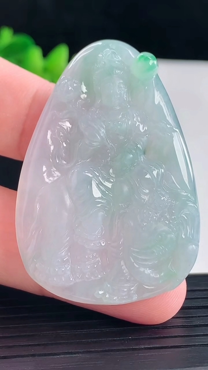 天然A货翡翠普贤菩萨吊坠，尺寸50.8-35-5.8重量:19.57g
5月5日