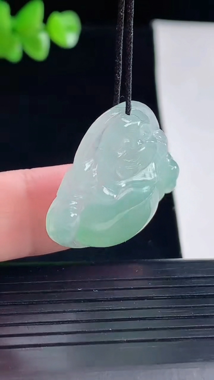 天然A货翡翠佛公吊坠，尺寸27-29-6重量:6.50g
5月5日