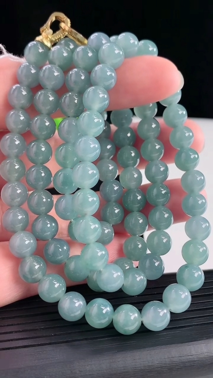 天然A货翡翠圆珠项链，尺寸8-90颗重量:77.10g5月5日
工厂直销收藏佳品,种好水足，色泽均匀