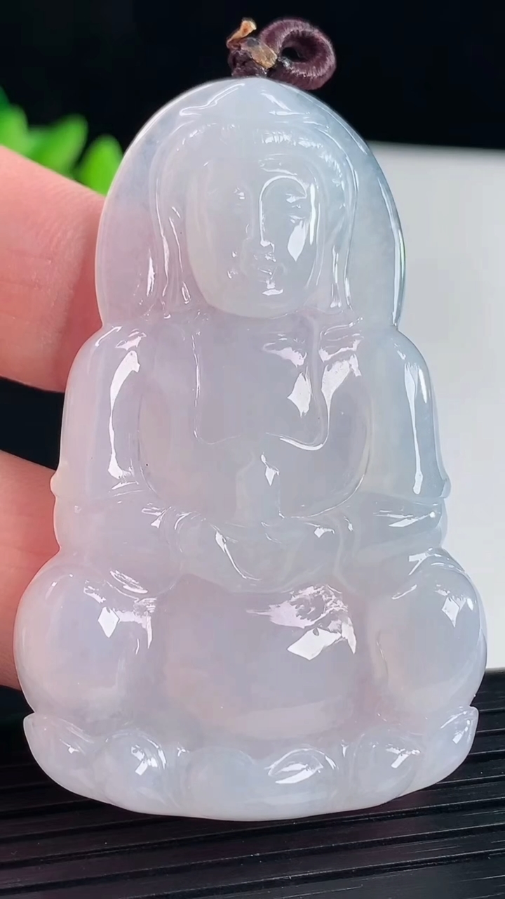 天然A货翡翠正装观音吊坠，尺寸60-38-6重量:22.72g
5月6日